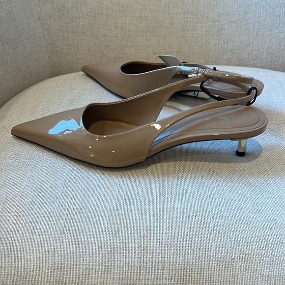 Never worn Zara tan sling back kitten heel - Picture 3 of 4